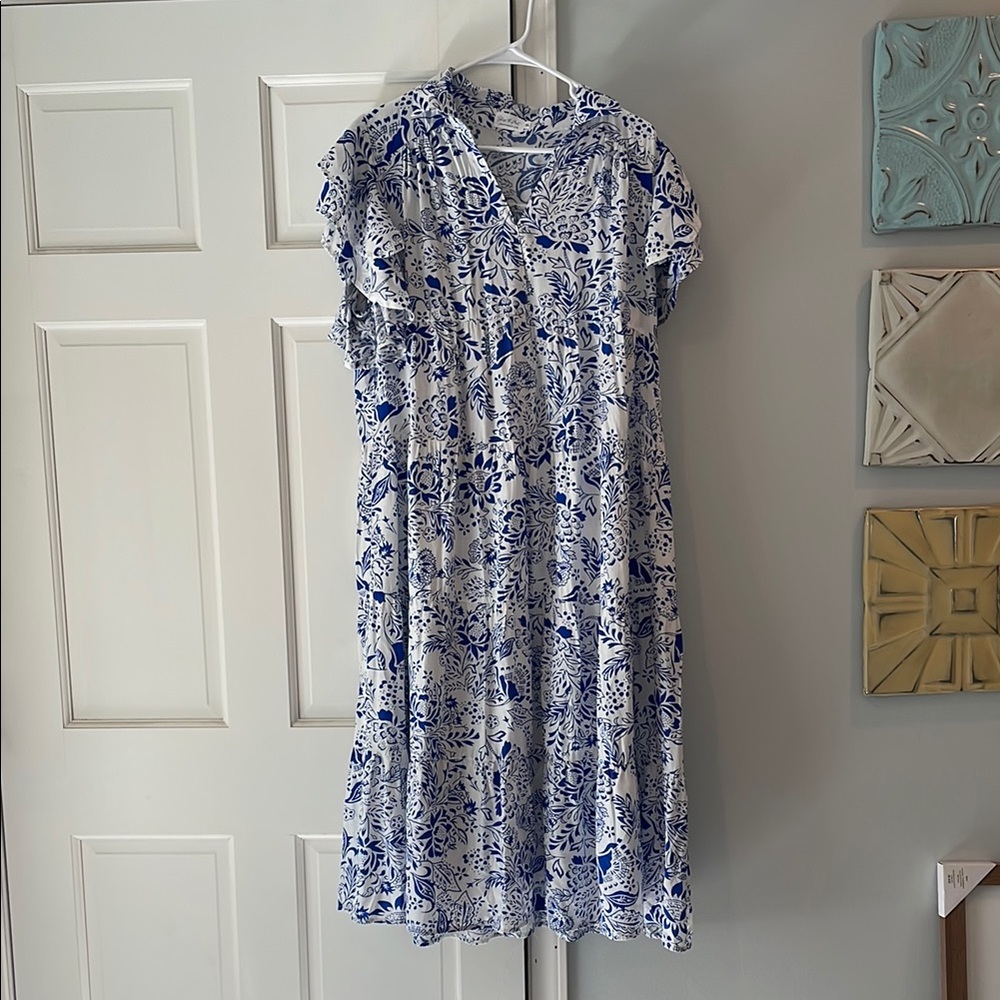 Chic Blue and White Floral Maxi Dress